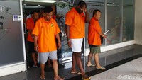 Modus yang dilakukan yakni memperlihatkan video soal penggandaan uang kepada calon korban.