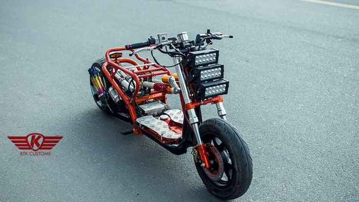 Modifikasi Ekstrem Skuter Honda Zoomer Ini Bikin Merinding