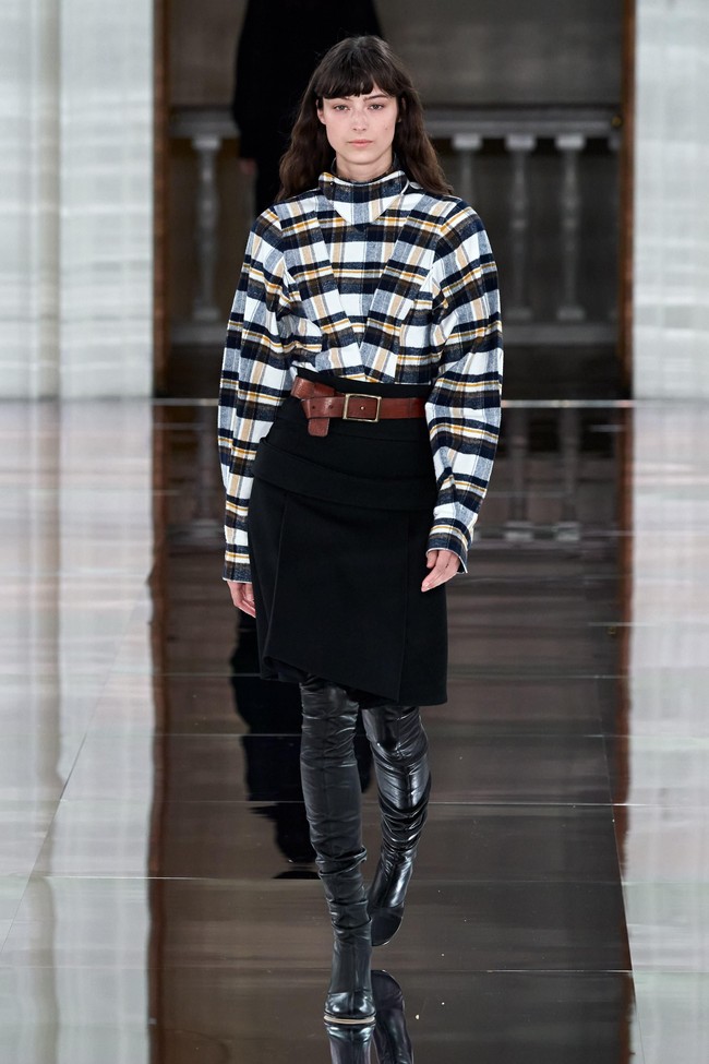Fashion show koleksi musim gugur/dingin 2020 Victoria Backham di London Fashion Week 2020, London, Inggris. Foto: dok.Vouge.