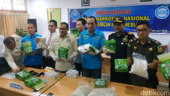BNN dan Bea-Cukai menggagalkan penyelundupan narkoba di Dumai, Riau. Ada satu oknum polisi terlibat (Chaidir Tanjung/detikcom)