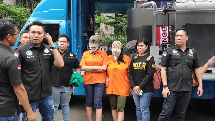 Direktorat Narkoba Polda Metro Jaya akan memusnahkan barang bukti sejumlah narkoba pagi ini. Sejumlah tersangka dihadirkan dalam pemusnahan ini, salah satunya Lucinta Luna.