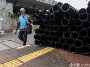 Waduh, Trotoar di Jalan Tentara Pelajar Tertutup Kabel Besar