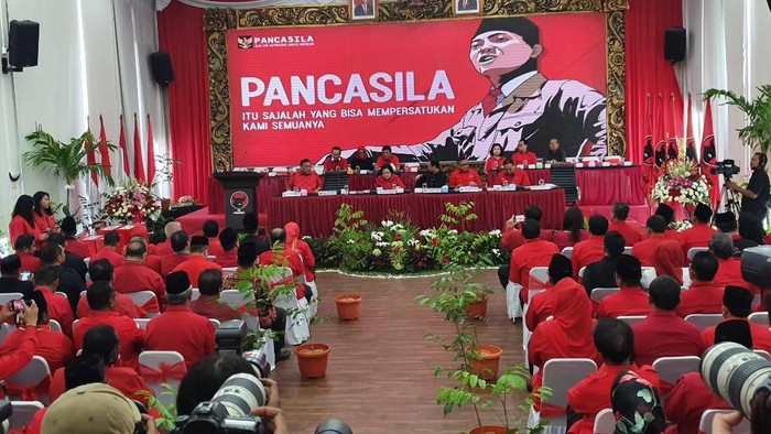 PDIP umumkan calon kepala daerah di Pilkada 2020. (Foto: Isal Mawardi/detikcom)