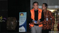 Pengusaha pemilik PT Rudi Jaya itu diperiksa terkait kasus suap kepada Bupati Sidoarjo Saiful Ilah.
