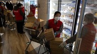 Virus corona itu kemudian menyebar ke sejumlah wilayah di China daratan hingga ke beberapa negara lainnya di dunia. AP Photo/Ng Han Guan.