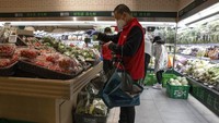 Selain di China, kematian akibat virus corona juga terjadi di Filipina, Hong Kong, Jepang, Prancis, dan Taiwan. AP Photo/Ng Han Guan.