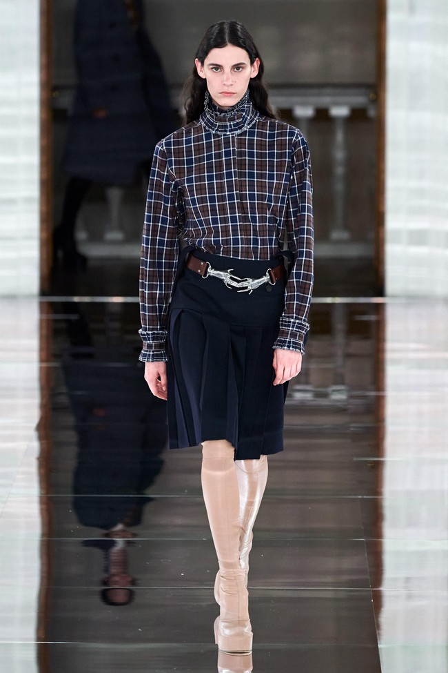 Fashion show koleksi musim gugur/dingin 2020 Victoria Backham di London Fashion Week 2020, London, Inggris. Foto: dok.Vouge.