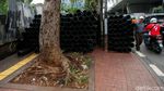 Waduh, Trotoar di Jalan Tentara Pelajar Tertutup Kabel Besar
