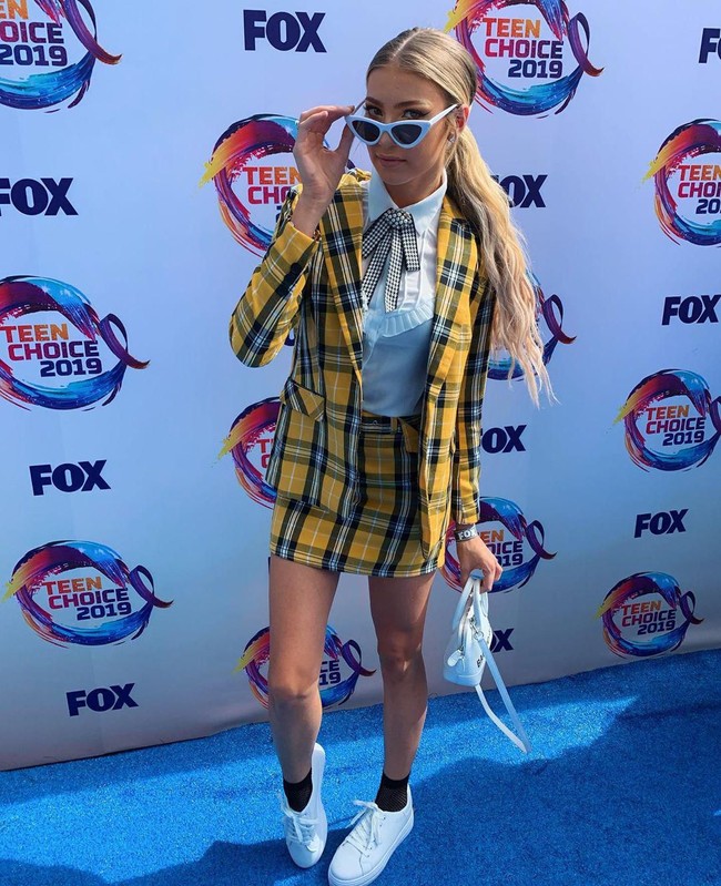 Belakangan kehidupan di internet tidak selalu seperti apa yang terlihat, terlebih zaman sekarang ketika mudah untuk berpura-pura menjadi apapun yang kamu mau. Jadi banyak influencer sekarang yang ketahuan berpura-pura sedang liburan ketika mereka tidak melakukannya atau Photoshop atau tidak keduanya, kata Natalia. Foto: Instagram @natalia__taylor