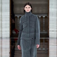 Fashion show koleksi musim gugur/dingin 2020 Victoria Backham di London Fashion Week 2020, London, Inggris. Foto: dok.Vouge.