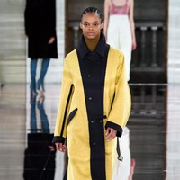 Fashion show koleksi musim gugur/dingin 2020 Victoria Backham di London Fashion Week 2020, London, Inggris. Foto: dok.Vouge.