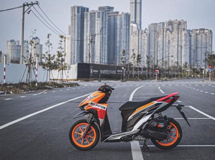 Motor MotoGP Repsol Honda Versi Vario 150
