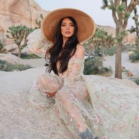 Representasi sangat penting bagi saya. Representasi dapat menyelamatkan banyak nyawa, dan jika kita ingin perubahan untuk komunitas kita, kita sendiri perlu berubah. Berani jika kita harus, ujarnya. Foto: Instagram