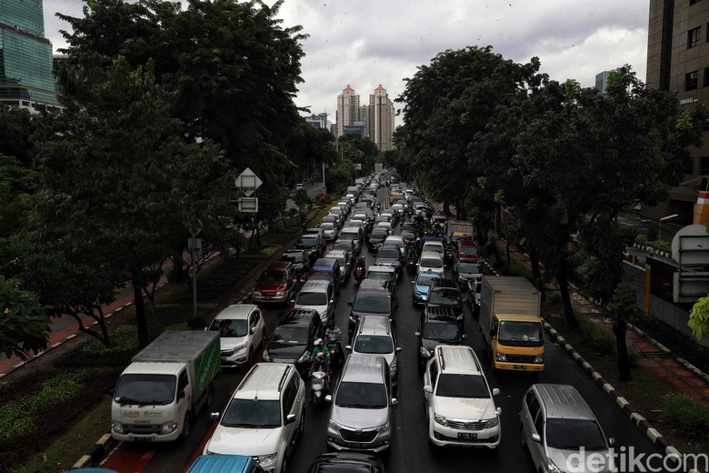 Emisi Kendaraan Hingga Plastik Bakal Kena Cukai Menkeu Sri Mulyani mengusulkan emisi kendaraan bermotor sebagai barang kena cukai (NKC) yang juga berlaku untuk kantong plastik.