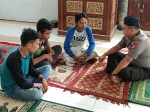 Jual 110 Liter Tuak, 3 Pria di Bulukumba Dihukum Salat Tobat-Mengaji