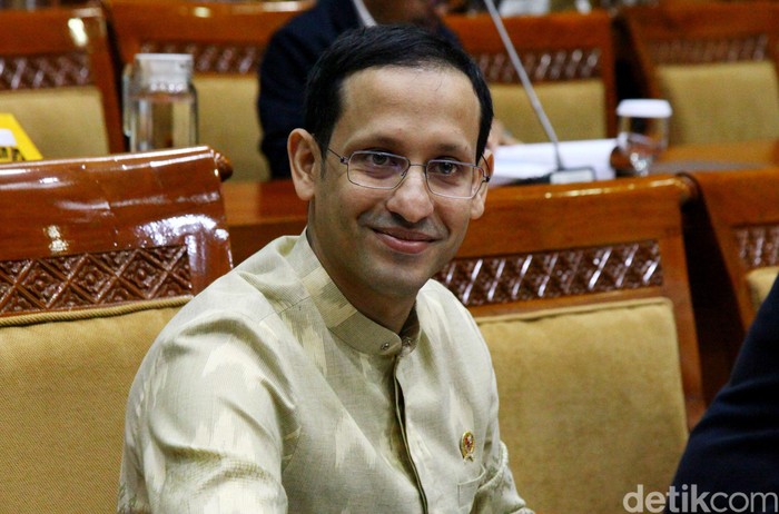 Ekspresi Jengkel Nadiem Soal Bayar SPP Pakai GoPay Mendikbud Nadiem Makarim mengaku jengkel karena dituding konflik kepentingan (conflict of interest) terkait bayar SPP menggunakan GoPay.