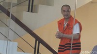 Proyek jalan itu terdiri dari 6 paket pekerjaan pada tahun 2012 dengan total anggaran Rp 537,33 miliar. Amril diduga sempat menerima Rp 2,5 miliar untuk memuluskan anggaran proyek peningkatan jalan Duri-Sei Pakning multi years tahun 2017-2019.