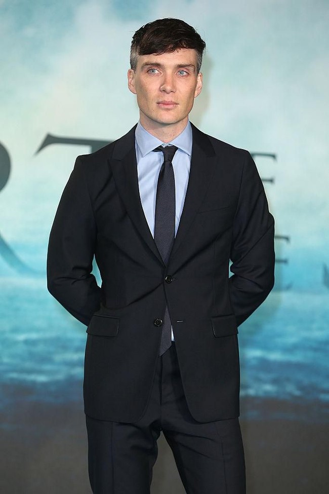 Cillian Murphy seperti bunglon dan selalu bisa berubah penampilan di setiap film yang diperankannya. Dia pernah memainkan karakter seorang transgender hingga teroris maniak. Tulang pipi tinggi, mata biru dan bibir yang penuh membuat dia bisa bertransformasi jadi wanita maupun pria. Foto: Fred Duval/Getty Images