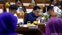 Guna menyelesaikan beragam polemik di dalam BUMN, Erick pun telah menunjuk Carlo Brix Tewu sebagai Deputi Bidang Hukum dan Perundang-undangan Kementerian BUMN. Erick memberi waktu 100 hari untuk menyelesaikan sengketa di 17 perusahaan pelat merah.