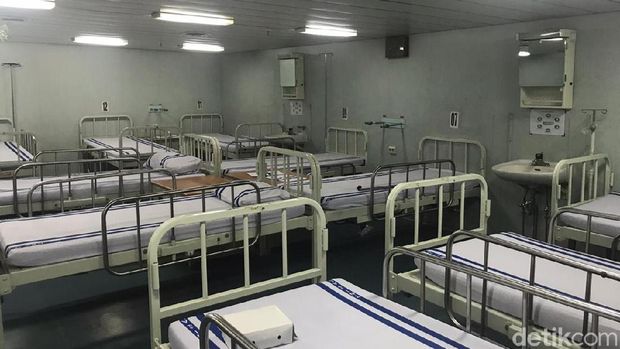 Bagian dalam KRI Dr Soeharso.