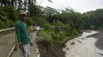 Penampakan Rumah Rusak Akibat Tanah Bergerak di Tegal