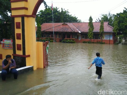 SMPN 34 Semarang Kebanjiran Lagi, Ujian Praktik Kelas 9 Ditunda