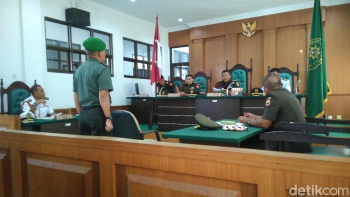 Letkol AH divonis bersalah dalam kasus perselingkuhan dan dihukum 8 bulan penjara. (Foto: Datuk Haris Molana/detikcom)
