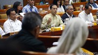 Penegasan tersebut disampaikan Nadiem dalam rapat kerja (raker) dengan Komisi X DPR RI yang digelar di Kompleks Parlemen, Senayan, Jakarta, Kamis (20/2/2020). Nadiem awalnya menjelaskan prinsip-prinsip dasarnya.