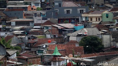 Melihat Kepadatan Kota Bandung dari Teras Cihampelas