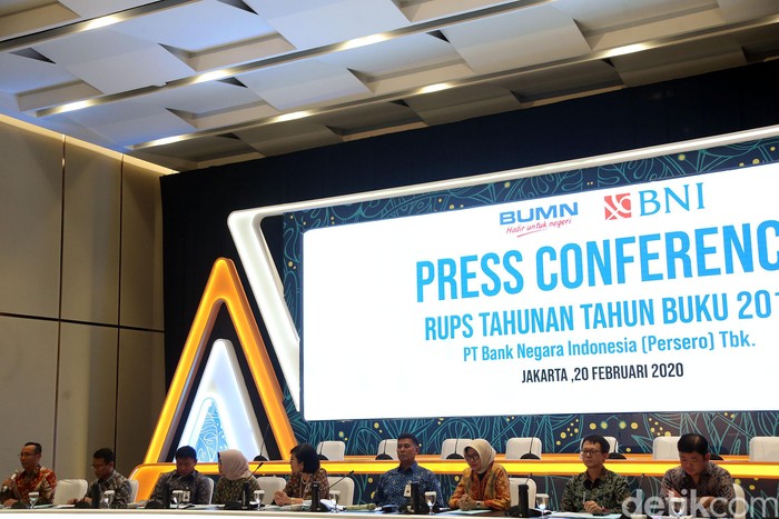 Gelar RUPST, BNI Ganti Jajaran Direksi dan Komisaris Bank Negara Indonesia (BNI), menggelar Rapat Umum Pemegang Sahan Tahun (RUPST), di Jakarta, Kamis (20/02/2020). Dalam rapat tersebut telah diputuskan pergantian jajaran direksi dan komisaris. Pemegang saham memutuskan Herry Sidharta sebagai Direktur Utama menggantikan Achmad Baiquni. Pemegang saham juga memutuskan Agus Martowardojo masuk dalam jajaran dewan komisaris.