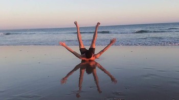 Manusia bertangan banyak. Foto: Instagram @umtiago via Bored Panda