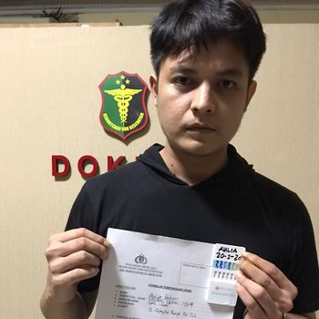 Begini Momen Artis Aulia Farhan Saat Ditangkap karena Narkoba
