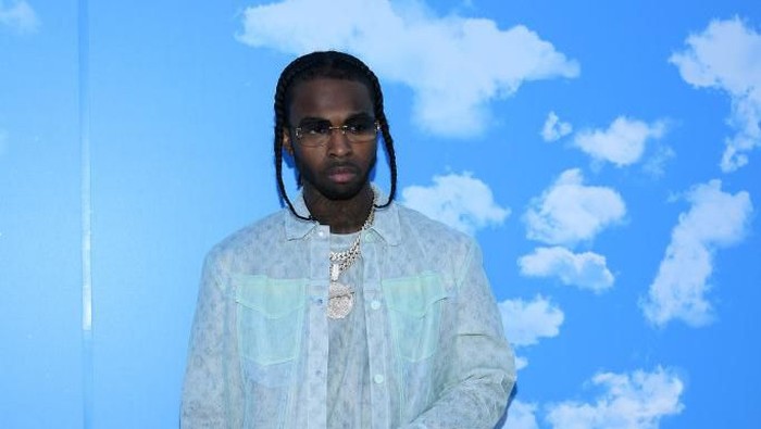 1199919991 PARIS, FRANCE - JANUARY 16: Pop Smoke attends the Louis Vuitton Menswear Fall/Winter 2020-2021 show as part of Paris Fashion Week on January 16, 2020 in Paris, France. (Photo by Pascal Le Segretain/Getty Images)