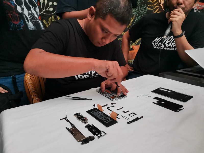 Bongkar Abis Jeroan Mi Note 10, Smartphone dengan Kamera 108 MP