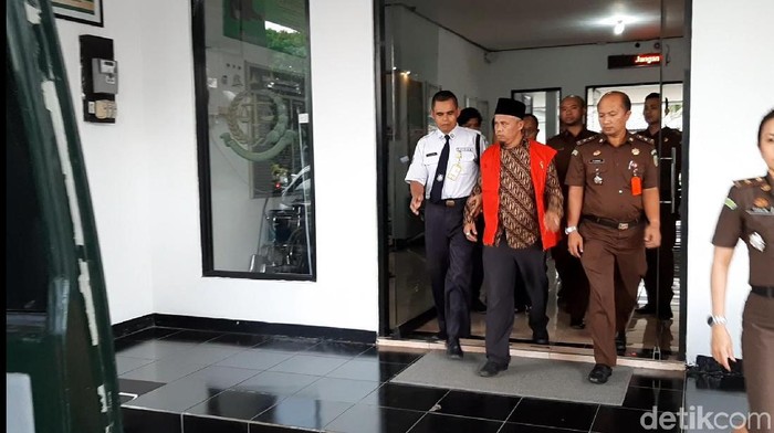 Kejaksaan Negeri Tasikmalaya tahan seorang kepala desa