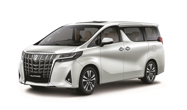Toyota Alphard Kini Lebih Aman Toyota meluncurkan Alphard dan Vellfire terbaru, 19 Februari 2020. Mobil ini mendapat fitur keselamatan dan kenyamanan terbaru.