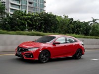 Tambah Emblem RS, Honda Civic Hatchback Makin Sporty?