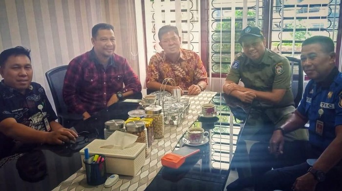 Rapat pembentukan tim terpadu mengatasi maraknya juru parkir liar di Makassar (Dok. Istimewa)