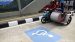Asyik! Ada Parkiran Khusus Difabel di Stasiun MRT Jakarta