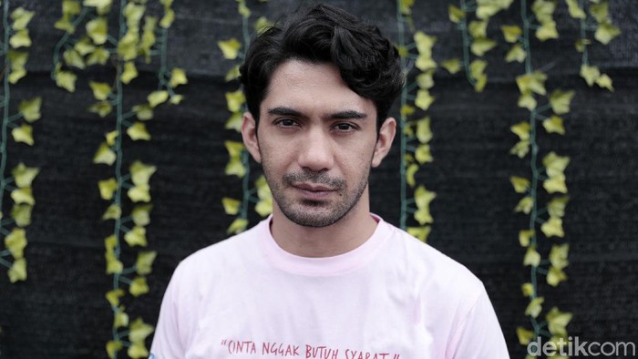 Toko Barang Mantan Para cast film Toko Barang Mantan saat berkunjung ke kantor detikcom.