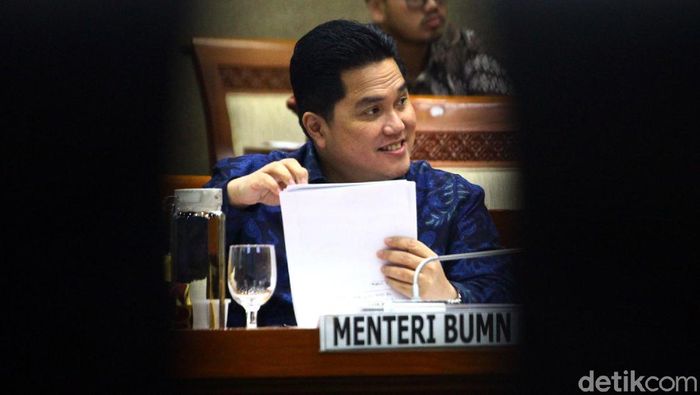 Erick Thohir Rapat Bareng DPR Menteri BUMN Erick Thohir hadir dalam rapat kerja bersama Komisi VI DPR RI. Ada berbagai hal yang dibahas oleh Erick bersama DPR dalam rapat itu. Apa saja?