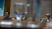 Komisi VII DPR RI menggelar rapat dengar pendapat bersama Badan Tenaga Nuklir Nasional (Batan) dan Badan Pengawas Tenaga Nuklir (Bapeten). Rapat membahas temuan adanya sisa limbah radioaktif di Perumahan Batan Indah.