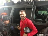 Marco Motta memotret dan video call barakuda/
