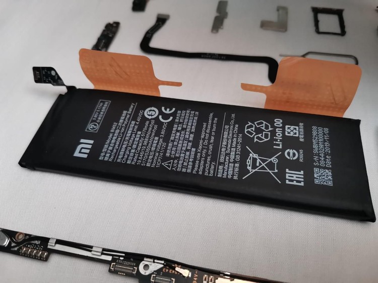 Bongkar Abis Jeroan Mi Note 10, Smartphone dengan Kamera 108 MP Bongkar Abis Jeroan Mi Note 10, Smartphone dengan Kamera 108 MP