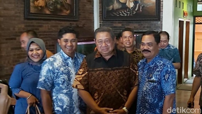 SBY mampir di RM Ayam Goreng Mulyani, Sukoharjo