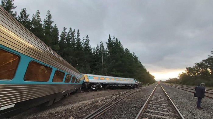 Kereta anjlok di Australia
