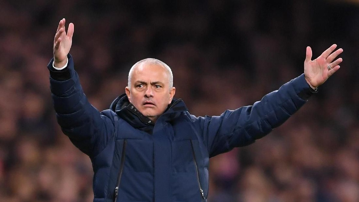 Jose Mourinho kembali gagal menang di babak knock out Liga Champions, usai Tottenham Hotspur ditekuk RB Leipzig 0-1, Kamis (2/2/2020) dini hari WIB. (Foto: Laurence Griffiths/Getty Images)
