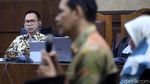 Saksi Buka-bukaan Soal Penggunaan Uang Perusahaan di Sidang Wawan