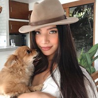 Wanita transgender memang telah diizinkan bersaing dalam kontes Miss Universe 2013, tapi tidak banyak yang secara terbuka berani melangkah maju. Hal itu pun mendorong Kataluna untuk bermimpi dan maju di kontes kecantikan terbesar dunia. Foto: Instagram