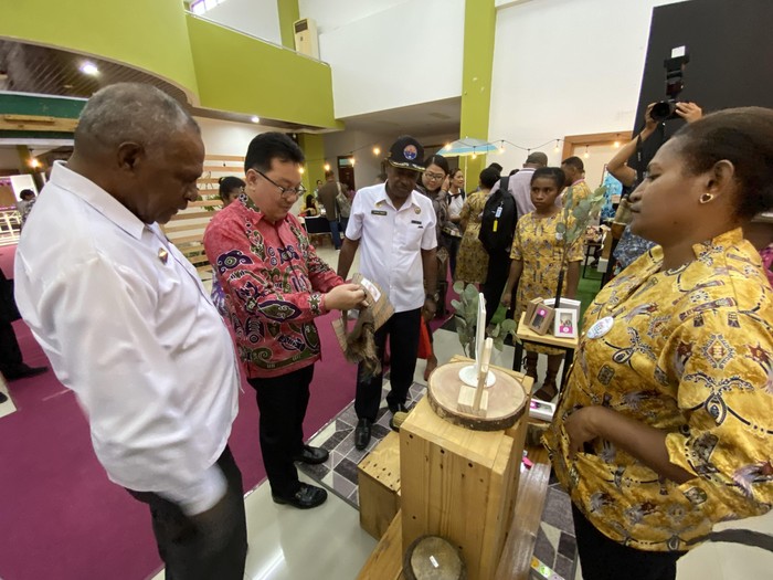 Program pendidikan kewirausahaan kaum muda digelar di Kota Jayapura, Papua. Program ini bertema 'Apresiasi Kesuksesan Bisnis Pengusaha Muda Jayapura'